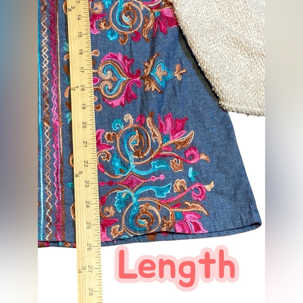 Umgee Multicolor Embroidered Top - Picture 3 of 5